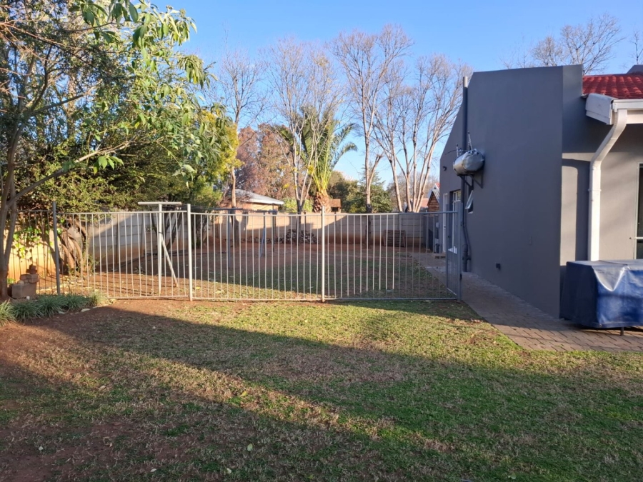 5 Bedroom Property for Sale in Langenhovenpark Free State